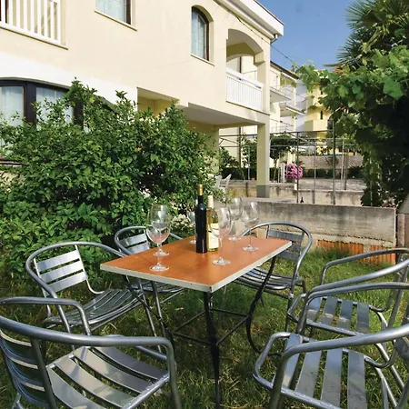 Apartment Awesome In Okrug Gornji Trogir