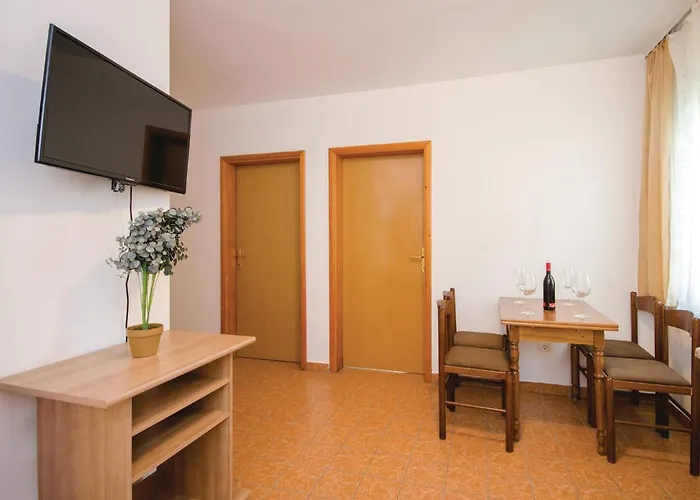 Awesome In Okrug Gornji Apartman Trogir