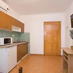 Awesome In Okrug Gornji Appartamento