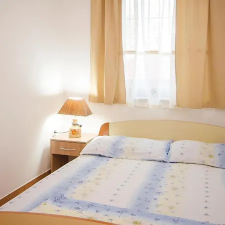 Beautiful In Okrug Gornji With Wifi * Trogir